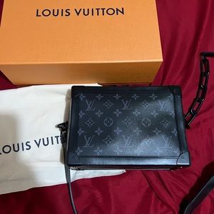 Classy Louis Vuitton Trunk bag
